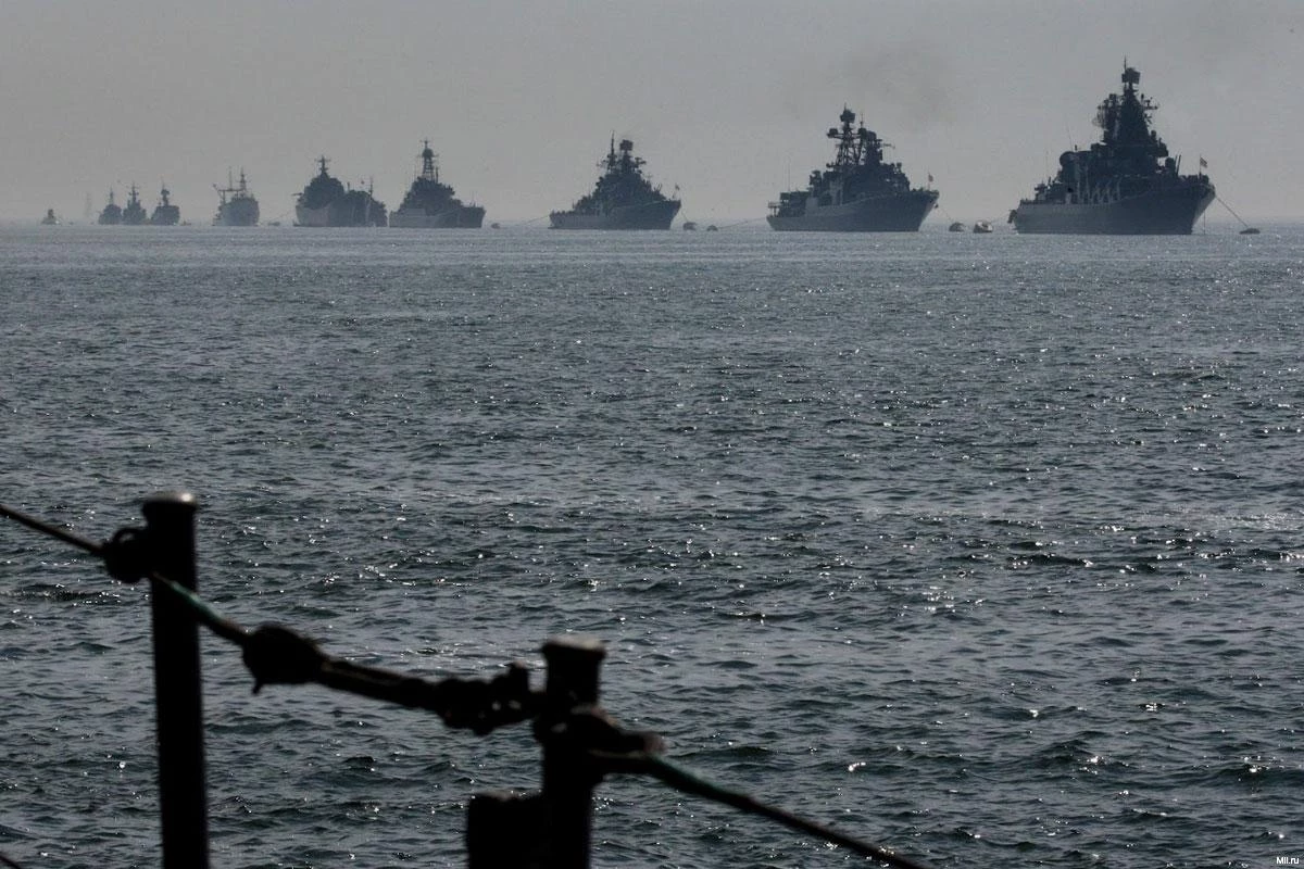 Κοντά σε στρατιωτική δράση κατά Δαμασκού οι ΗΠΑ – Στέλνει ενισχύσεις ο Πούτιν – Ρωσικά πολεμικά πλοία κατευθύνονται στην Συρία